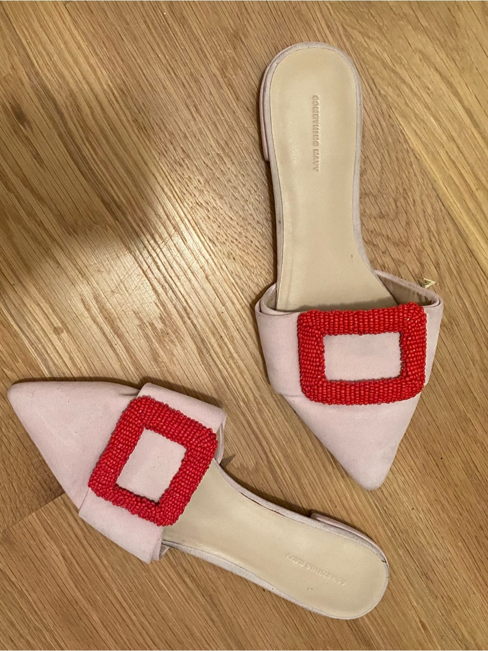 Something Navy pink suede pointed toe flats size 7 red beaded buckle - Picture 4 of 6